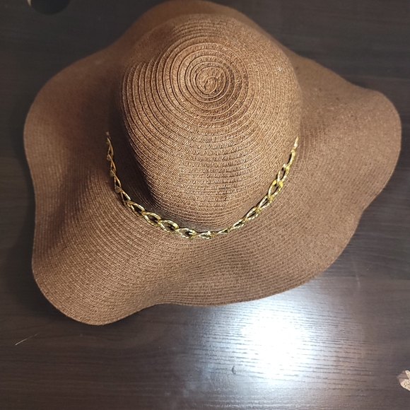 Elegant Brown Wide-Brim Hat with Gold Chain Accent Sun Hat - Picture 3 of 7